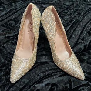 Bella Luna as 8 sequined Heels